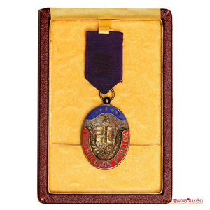 ATRACTIVA MEDALLA A LOS COLABORADORES DE LA INSTRUCCIÓN PÚBLICA