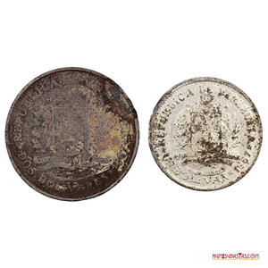 PAR DE FALSAS DE ÉPOCA DE 2 Y 1 BOLÍVAR DE 1967